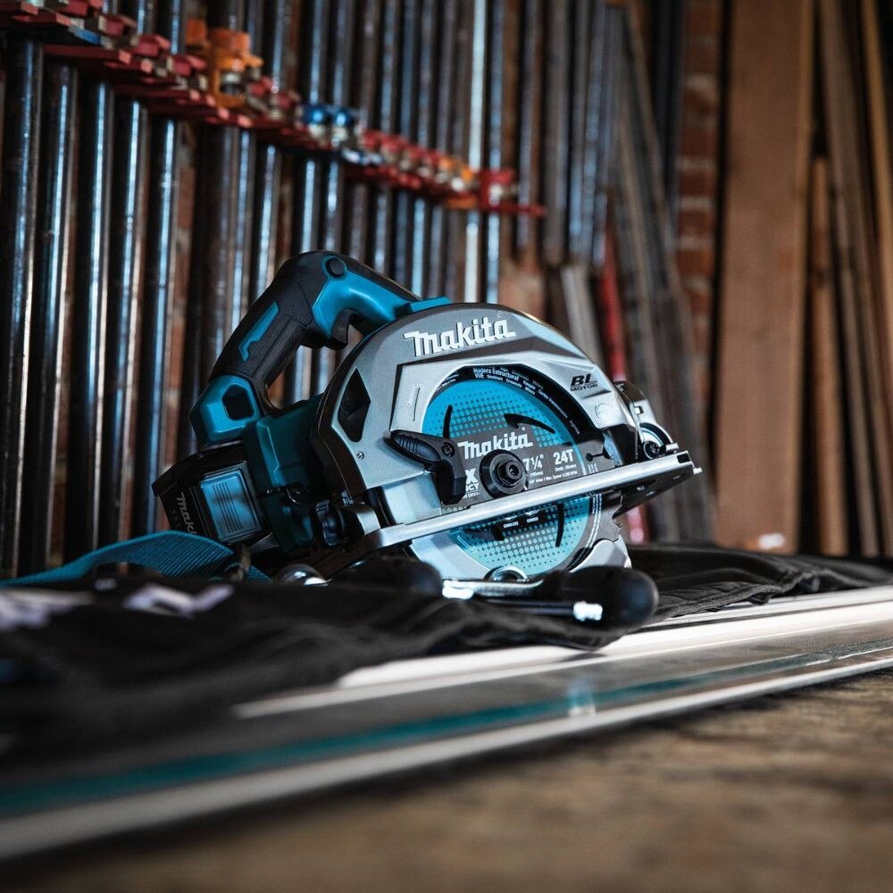 Makita GSH02M1 40V max XGT Brushless Cordless 7-1/4" Circular Saw Kit, guide rail compatible base, AWS Capable, bag, with one battery (4.0Ah) - 9