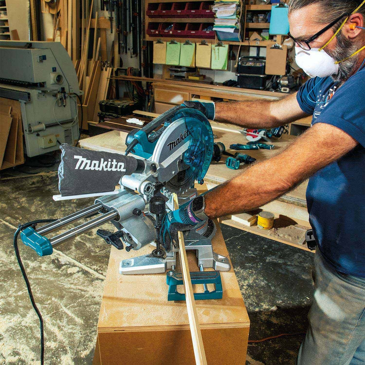 Makita LS1110F 10 in. Sliding Compound Miter Saw with LED Cut Line, 13A Motor, 4,500 RPM (Tool Only) - 15