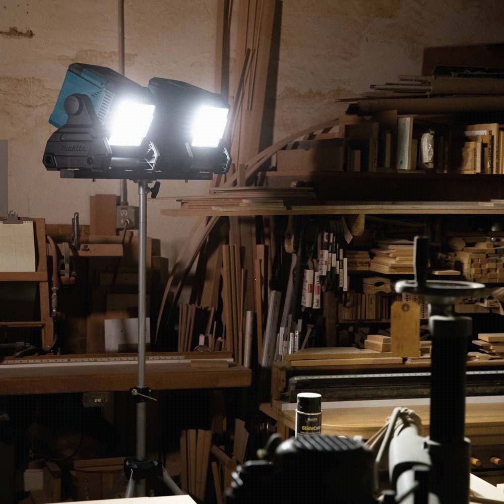 Makita ML005G Cordless Work Light with 40V Max XGT and 18V LXT Compatibility (Tool Only) - 9