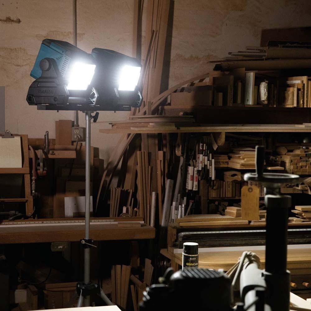 Makita ML005G Cordless Work Light with 40V Max XGT and 18V LXT Compatibility (Tool Only) - 9