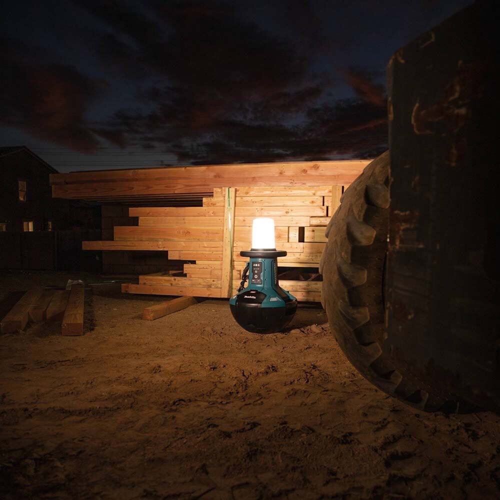 Makita ML010G 40V max XGT Cordless Upright LED Area Light (Tool Only) - 11