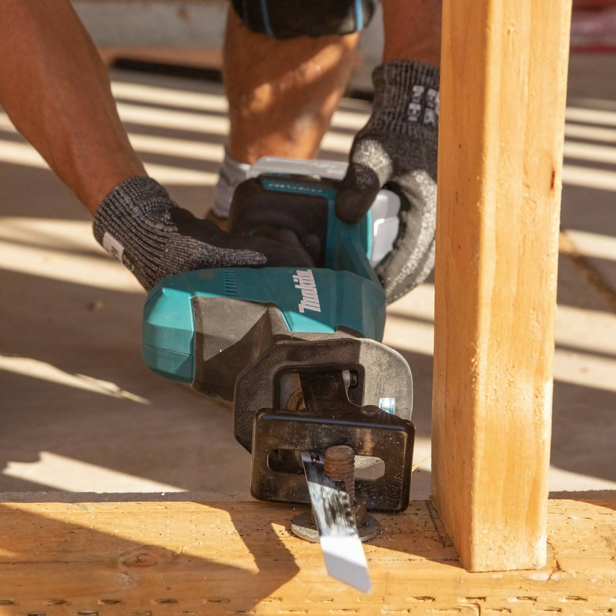 Makita XRJ08Z 18V LXT Lithium-Ion Brushless Cordless Compact One-Handed Recipro Saw, Tool Only - 14