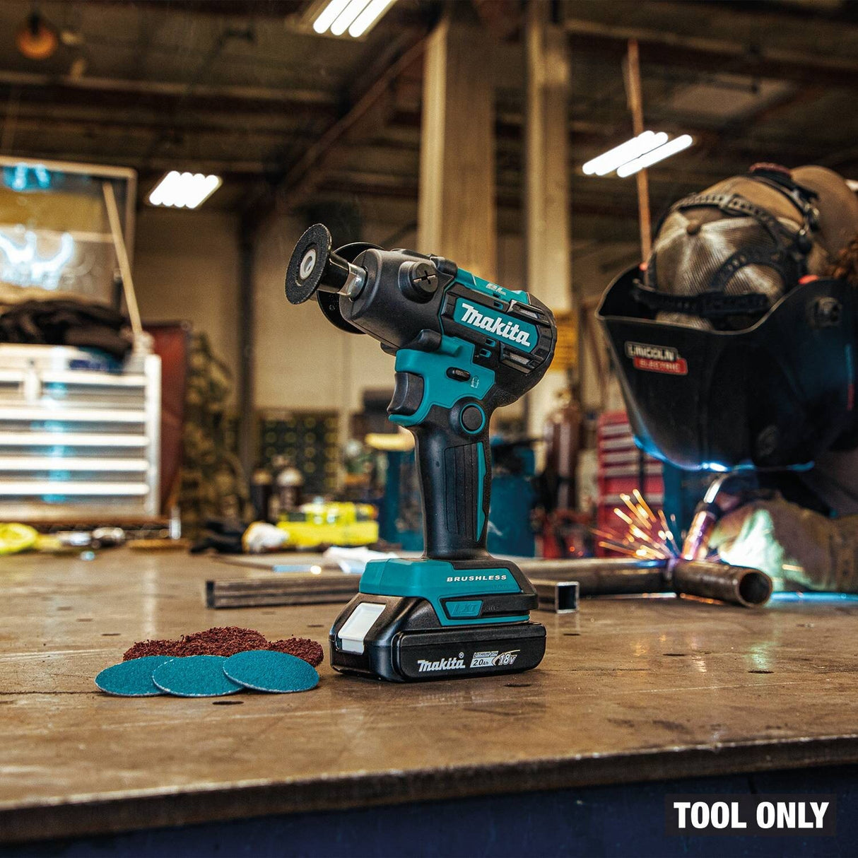 Makita XVP01Z 18V LXT Lithium?Ion Brushless Cordless 3" Polisher / 2" Sander, Tool Only - 20