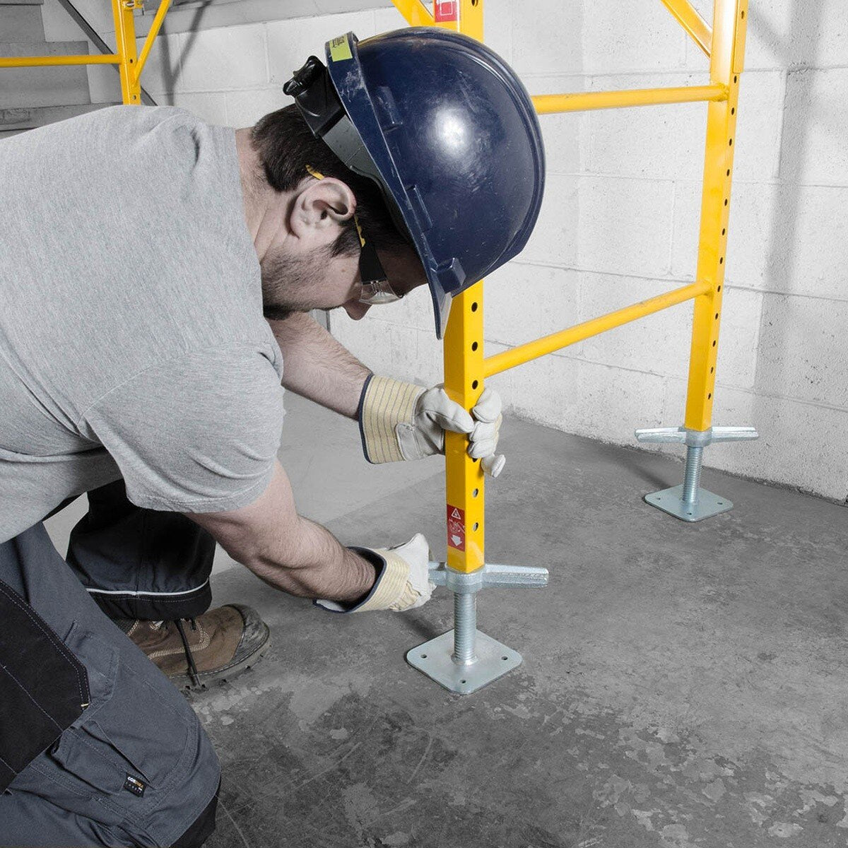 Metal Tech AL-F4007 Double-Wide Base Frame Lower Pin System Kit with AL-J0001 Leveling Jacks - 4