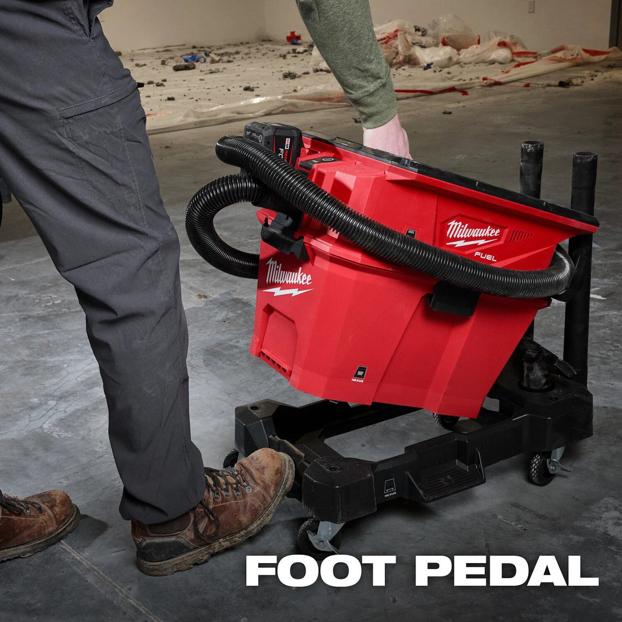 Milwaukee 0943-20 NEXUS Wet/Dry Vacuum Cart - 4