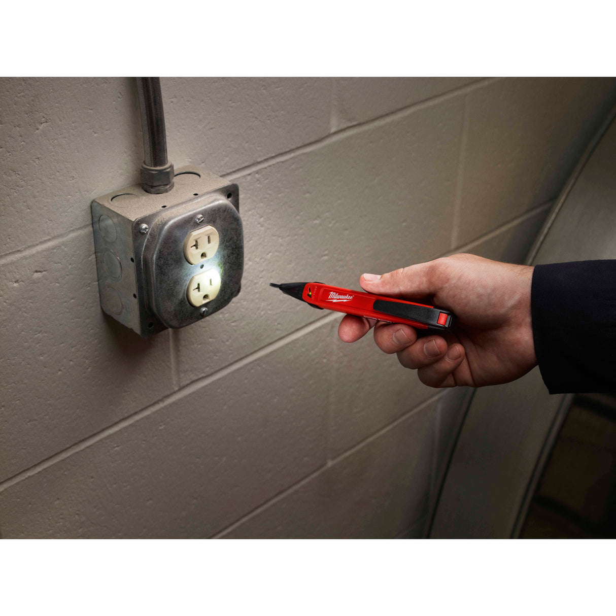 Milwaukee 2202-20 VOLTAGE DETECTOR W/LED LIGHT - 4