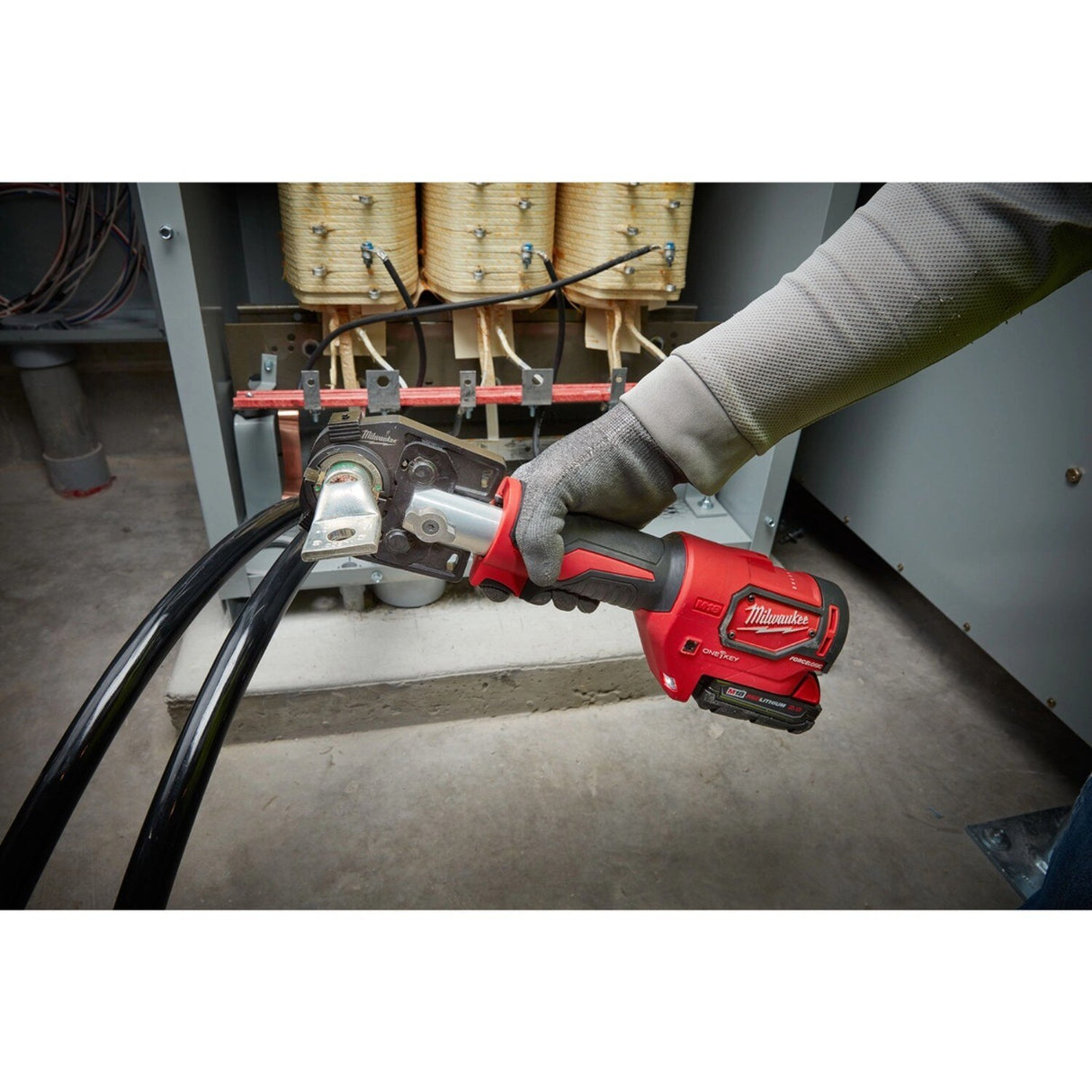 Milwaukee 2679-20 M18 FORCE LOGIC 600 MCM Crimper Tool Only with Carrying Case - 4