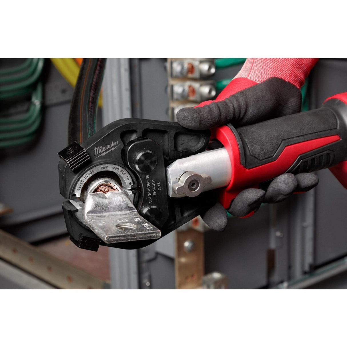 Milwaukee 2679-350AL M18 FORCE LOGIC 600 MCM Crimper Tool with #8-350 MCM Aluminum Dies (Kit) - 6
