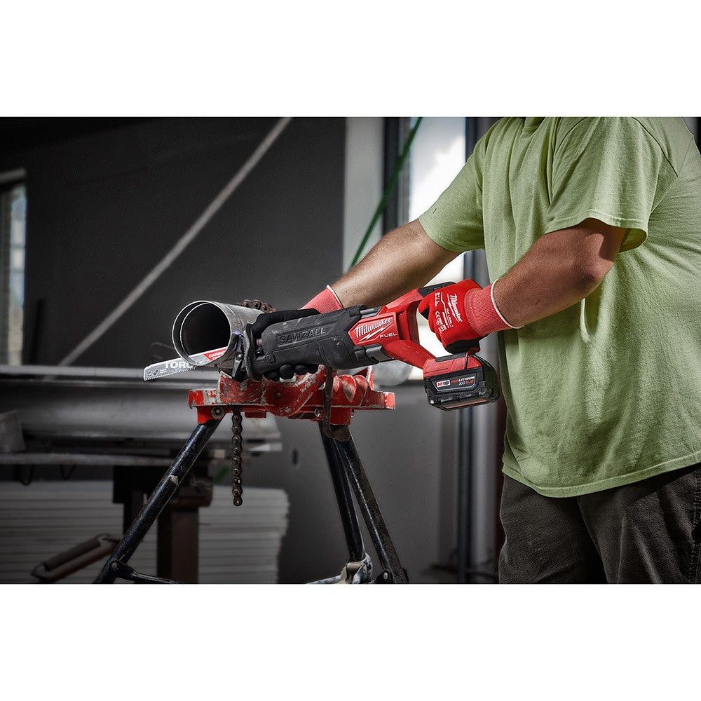 Milwaukee 2821-21 M18 FUEL™ SAWZALL® Recip Saw - 1 Battery XC5.0 Kit - 18
