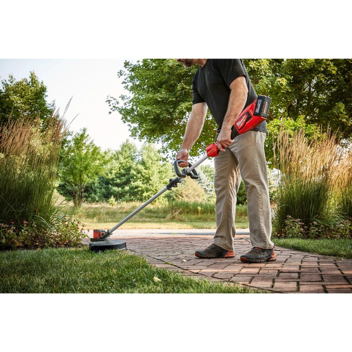 Milwaukee 2828-21E M18 Brushless String Trimmer Kit with 16 in. Cutting Swath and Easy Load Head (6.0Ah Battery) - 5