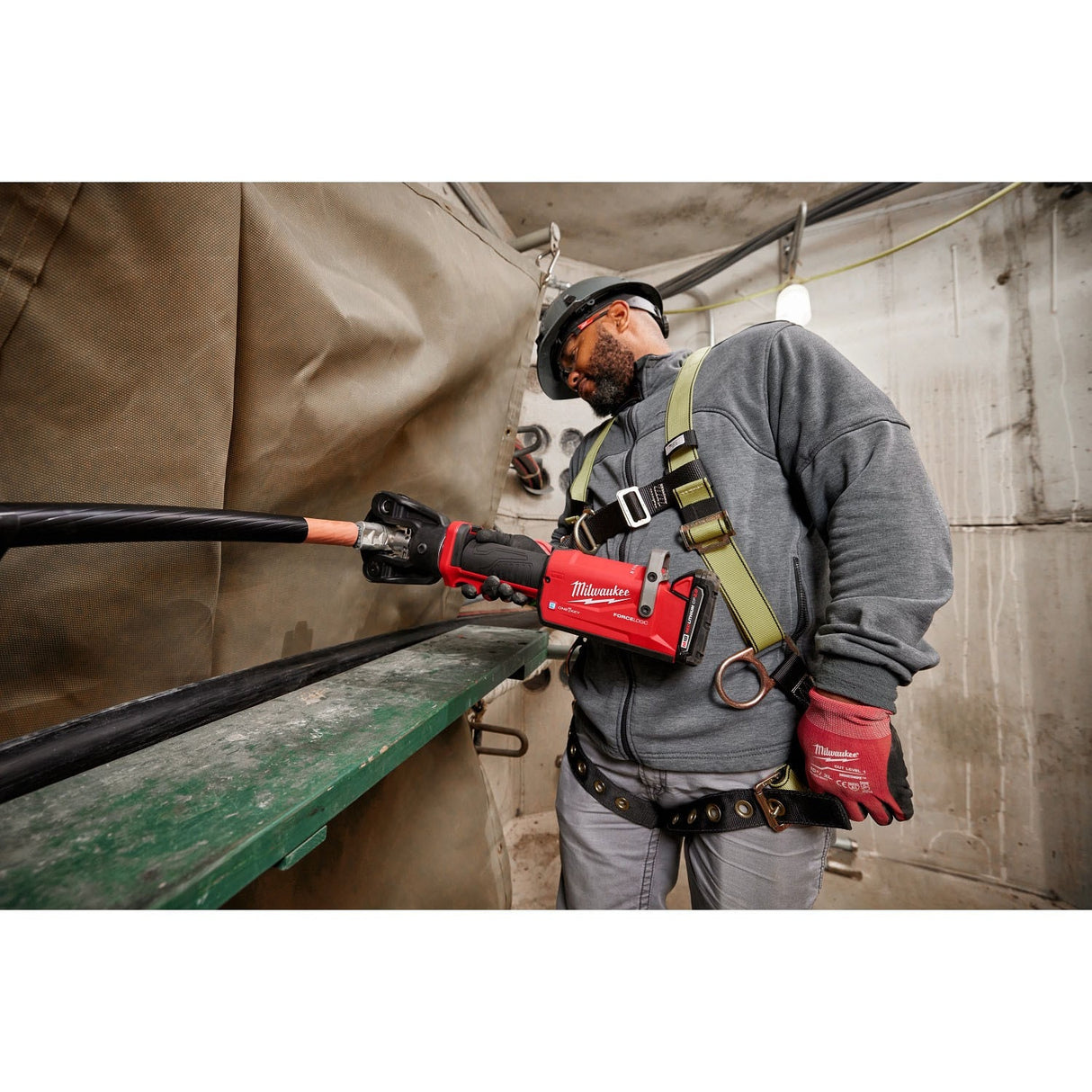 Milwaukee 2876-20 M18 FORCE LOGIC 11T Dieless Latched Linear Utility Crimper Tool Only - 8