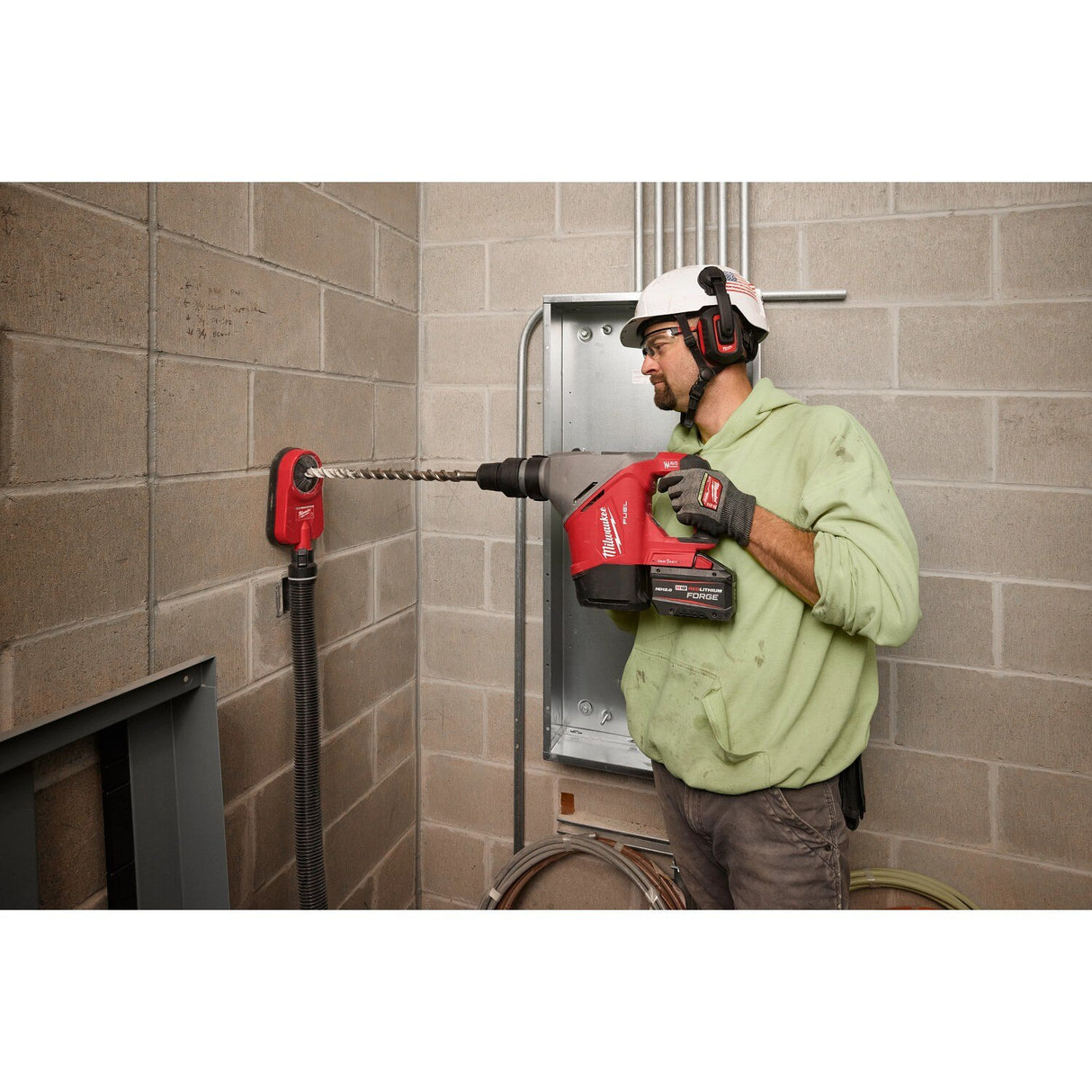 Milwaukee 2917-22HD M18 FUEL 1-9/16" SDS Max Rotary Hammer Kit with ONE KEY (2 Batteries, Charger) - 13