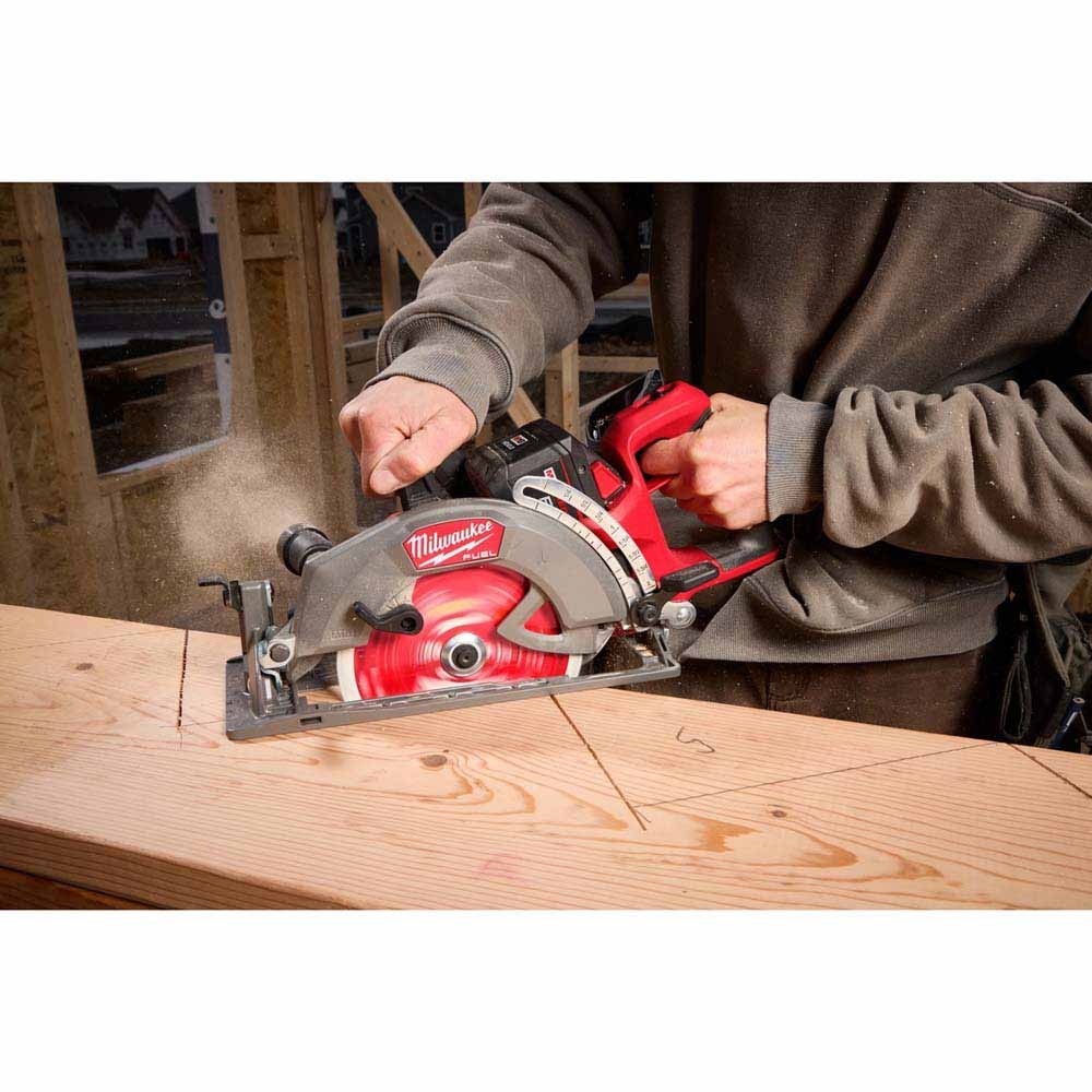 Milwaukee 2930-21HD M18 FUEL 7-1/4" Rear Handle Circular Saw Kit with 12.0Ah Battery/Rapid Charger - 7