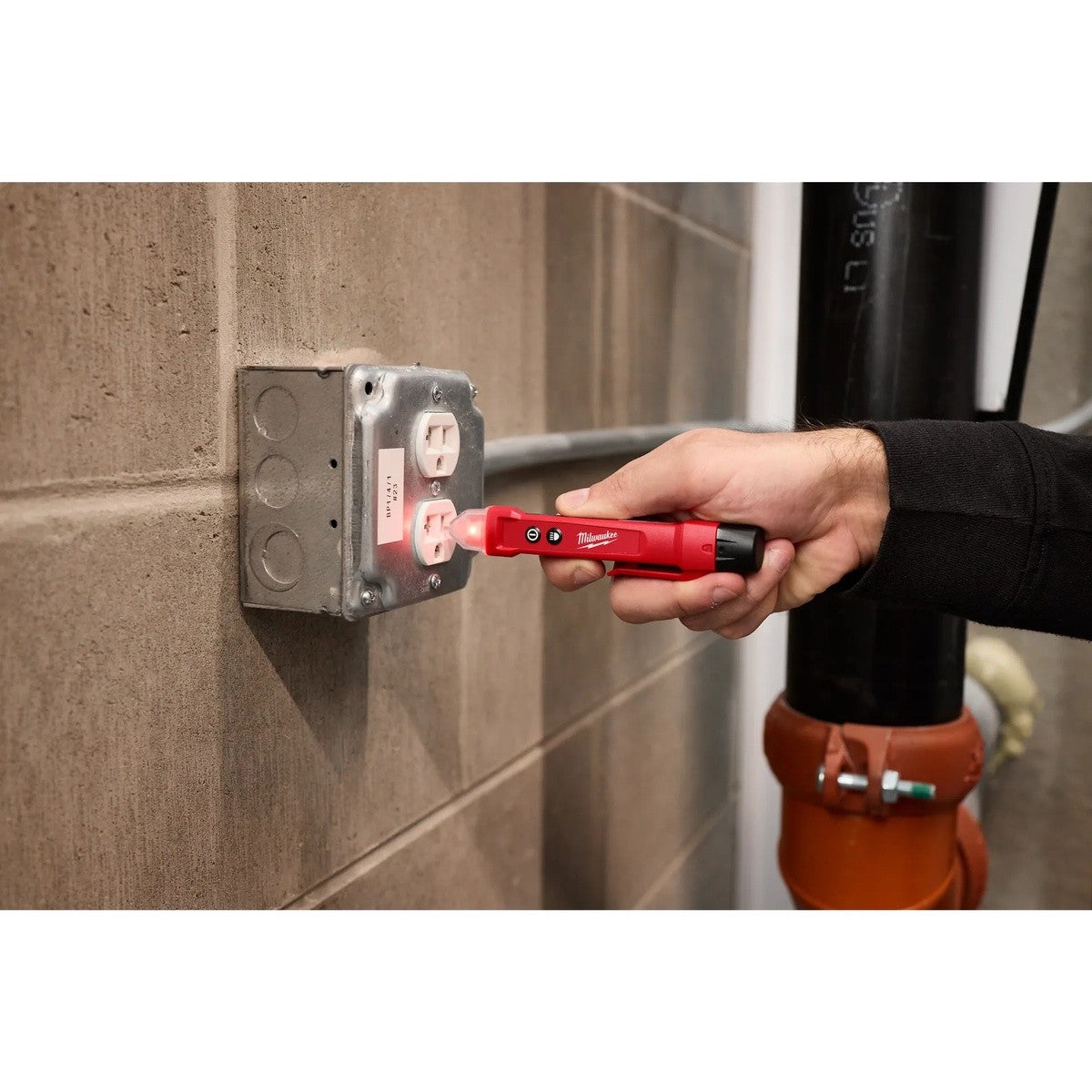 Milwaukee 3211-20 Digital GFCI Receptacle Tester and Voltage Detector with LED - 7