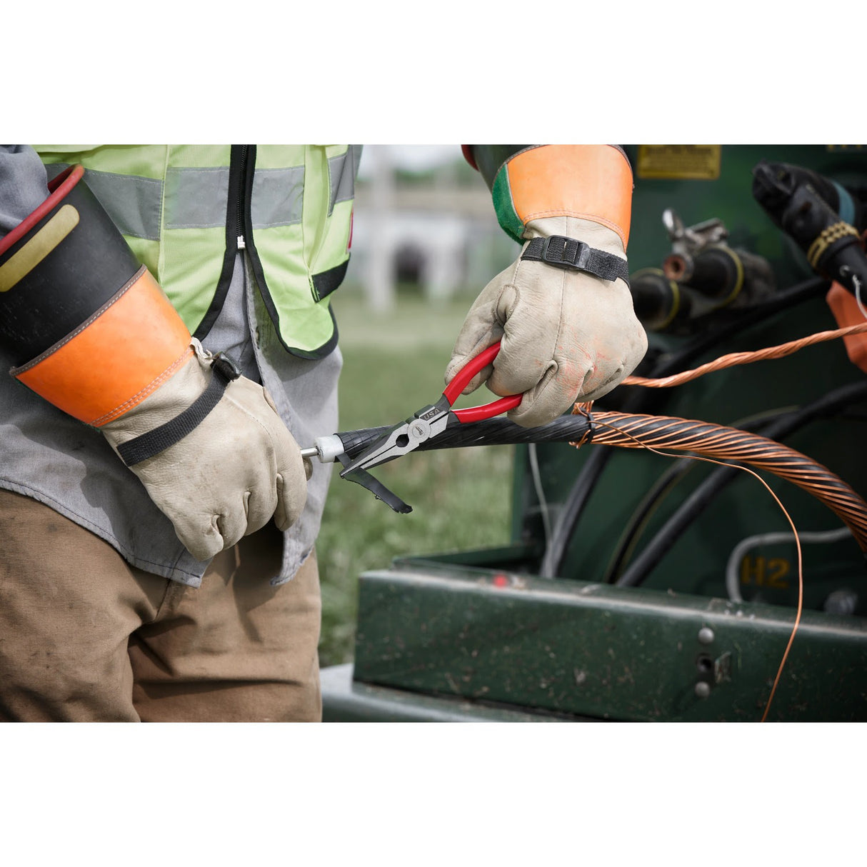 Milwaukee 48-22-0143 7 PC. Power Utility Hand Tool Set for Professionals and Journeymen - 7