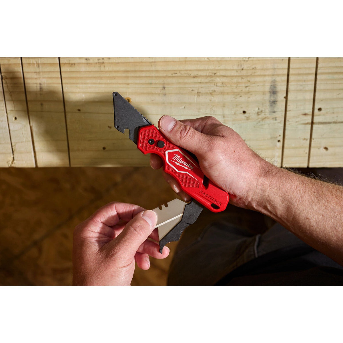 Milwaukee 48-22-1603 FASTBACK Folding Utility Knife Set with Blade Storage (2 Piece) - 12