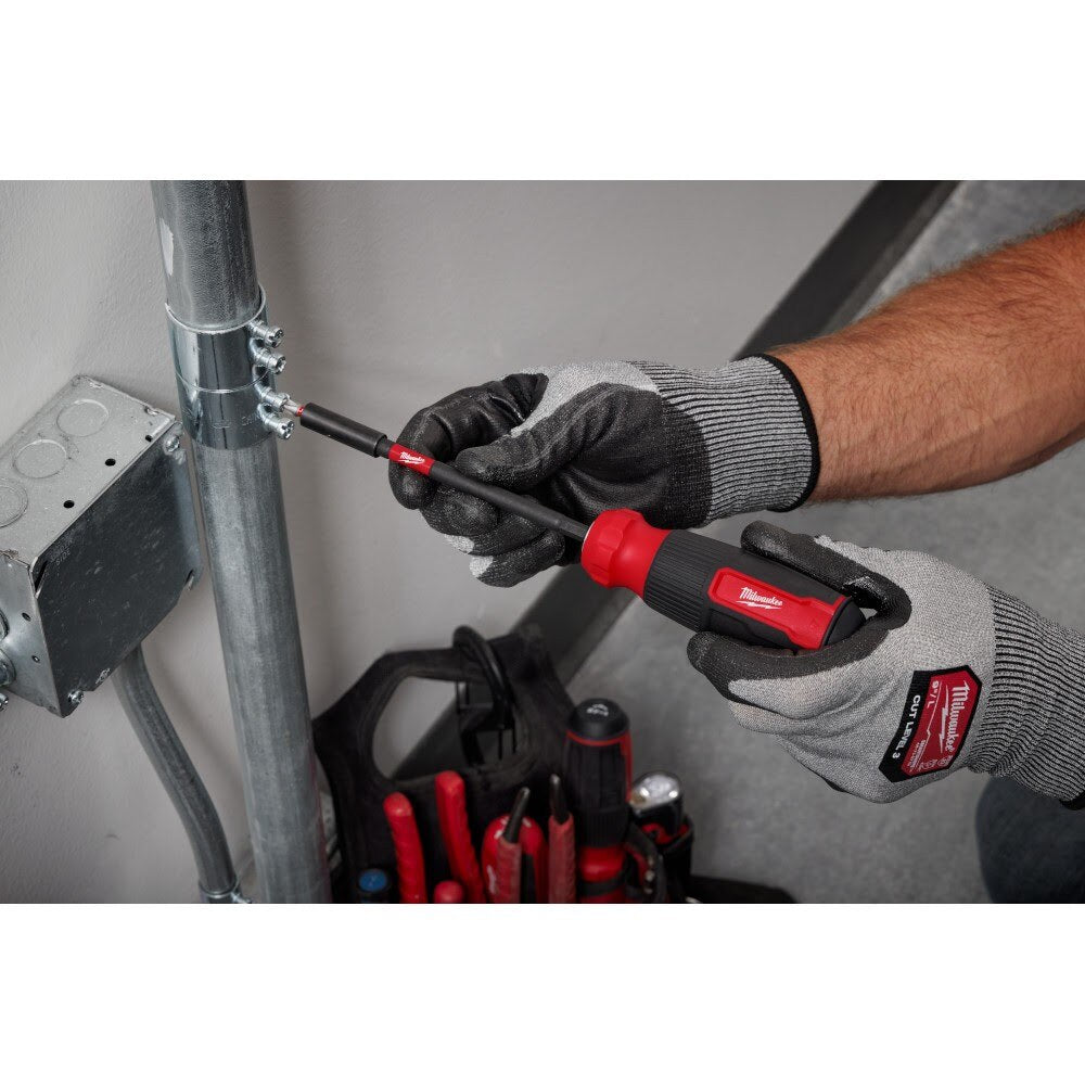 Milwaukee 48-22-2915 14-in-1 Multi-Bit Screwdriver W/ SHOCKWAVE Impact Duty Bits - 8