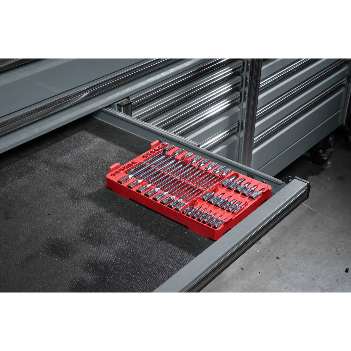Milwaukee 48-22-9284 1/4" and 3/8" SAE Hex Bit Socket Set with Low-Profile Organizer (46 Piece) - 9