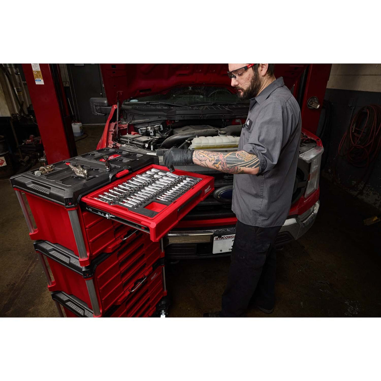 Milwaukee 48-22-9491 242pc. 1/4”, 3/8”, & 1/2” Drive Metric & SAE Ratchet/Socket Set w/ Tool Box - 12