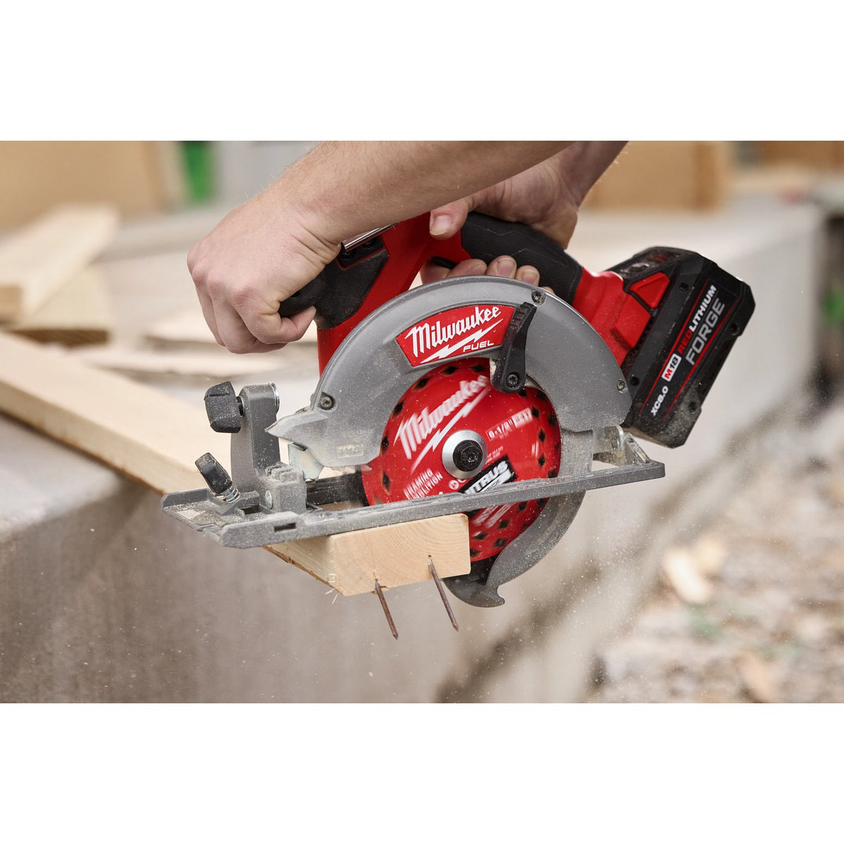 Milwaukee 48-40-0650 6-1/2 " 24T NITRUS Carbide Framing and Demolition Circular Saw Blade - 10