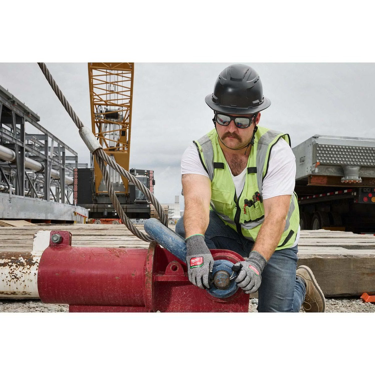 Milwaukee 48-73-2515 Full Frame Safety Glasses with Removable Side Shields and Clear Anti-Scratch Lenses - 9