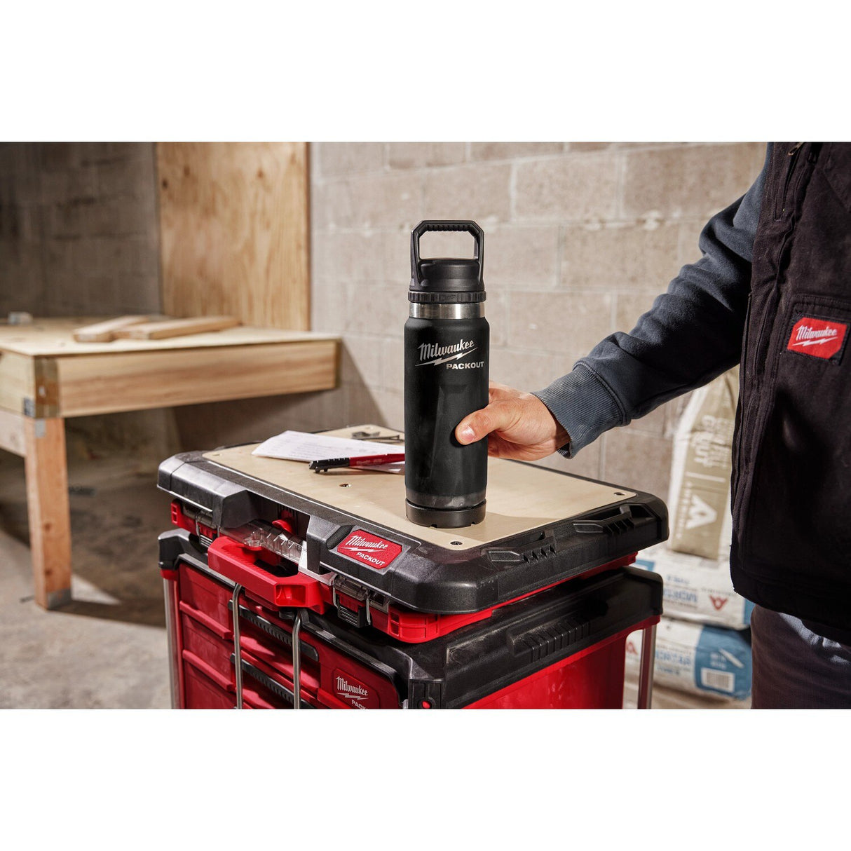 Milwaukee 48-82-8396BX PACKOUT 24 oz Insulated Bottle with Leakproof Chug Lid - 5