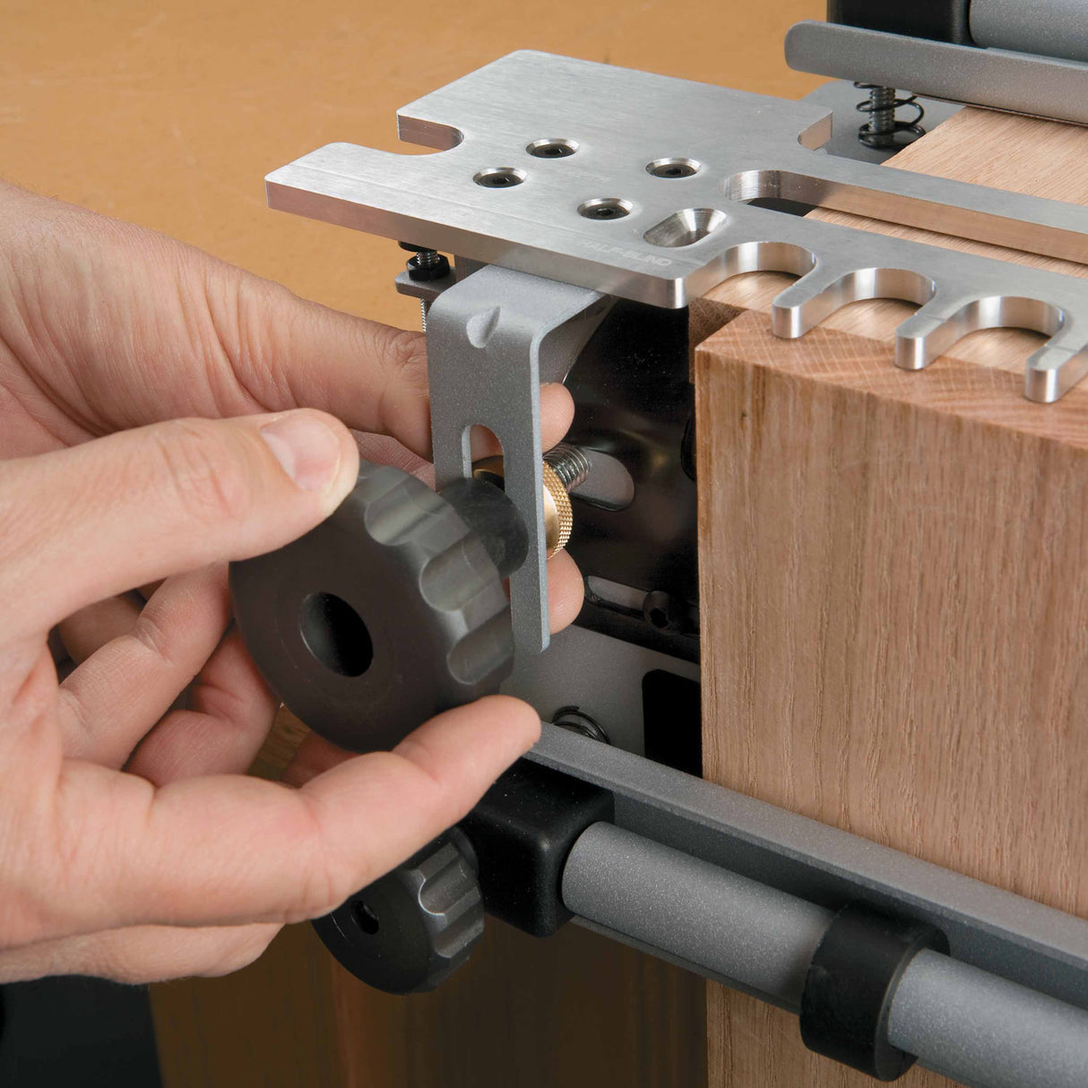 Porter Cable 4212 12" Deluxe Dovetail Jig - 11