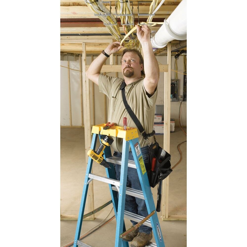 Werner 6004 4ft Type I Fiberglass Stepladder - 5