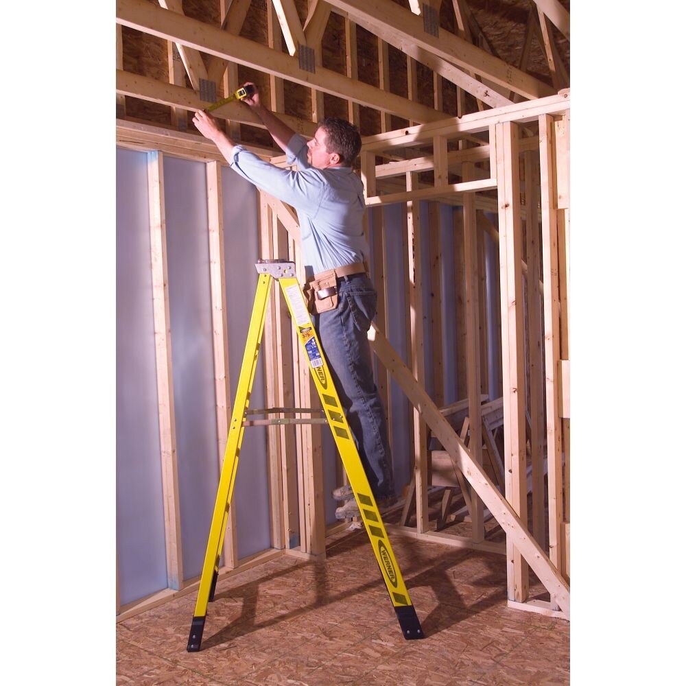 Werner 7304S 4ft Type IAA Fiberglass Stepladder with Shelf - 5