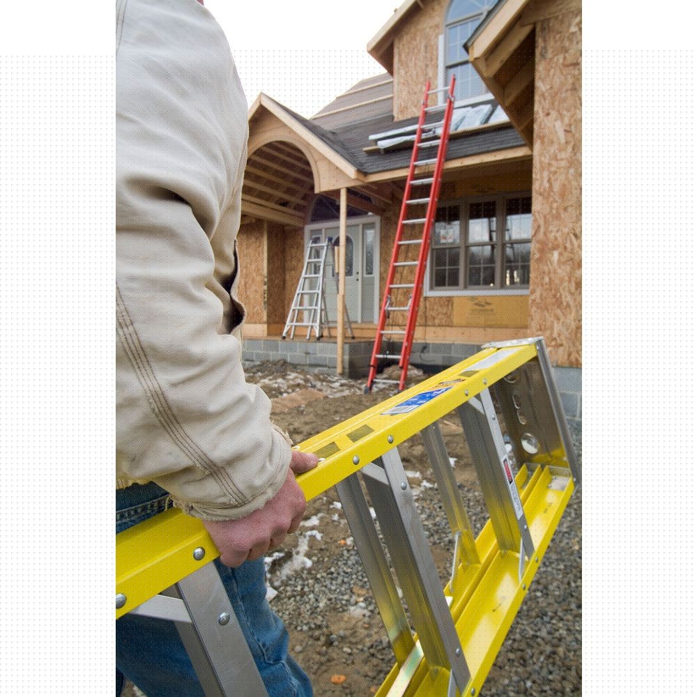 Werner 7304 4ft Type IAA Fiberglass Stepladder - 8