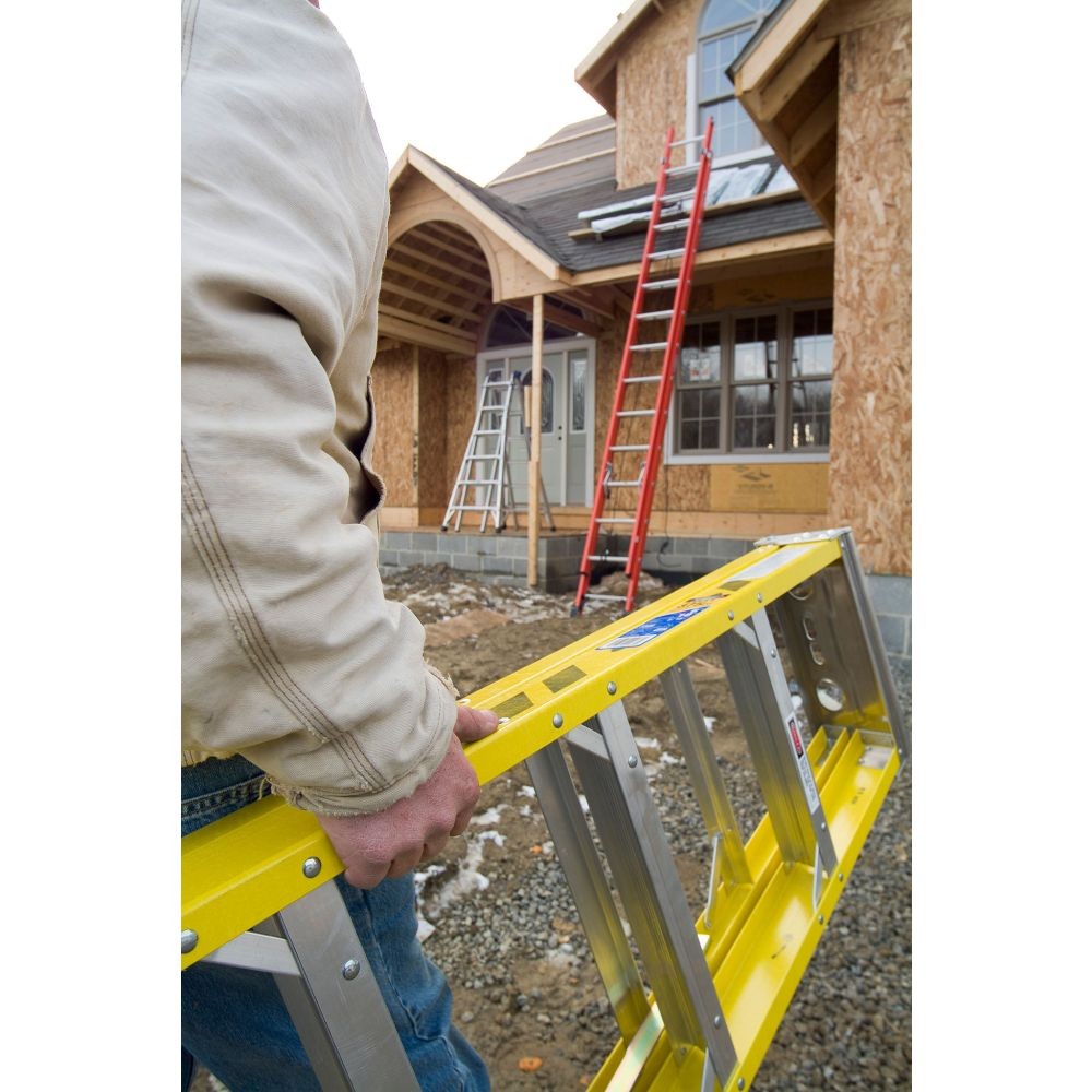 Werner 7305 5ft Type IAA Fiberglass Stepladder - 8