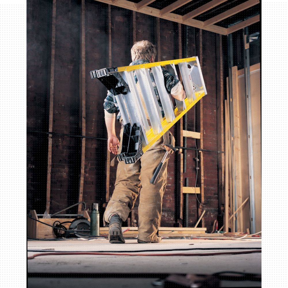 Werner 7305 5ft Type IAA Fiberglass Stepladder - 10