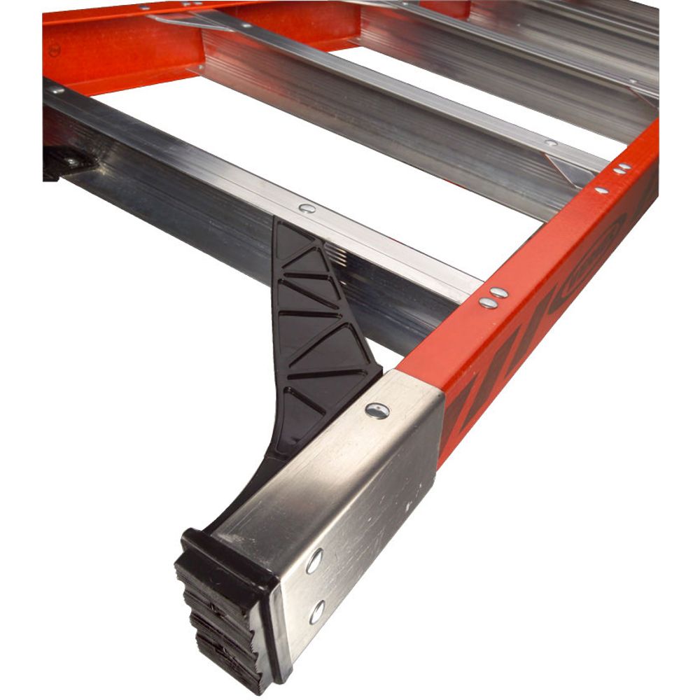 Werner 7404 4ft Type IAA Fiberglass Stepladder - 2