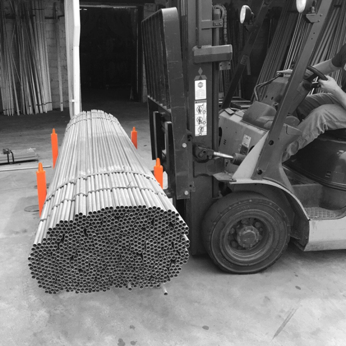iTOOLco HDPC01S 48" L x 34.5" W x 35" H Heavy Duty Pipe Cart 2500 lb Load Capacity - 4