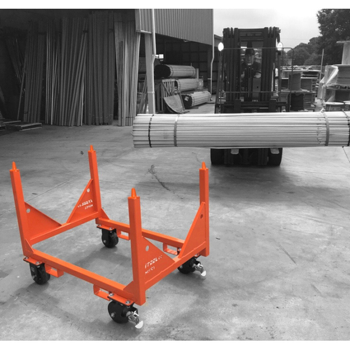 iTOOLco HDPC01S 48" L x 34.5" W x 35" H Heavy Duty Pipe Cart 2500 lb Load Capacity - 5