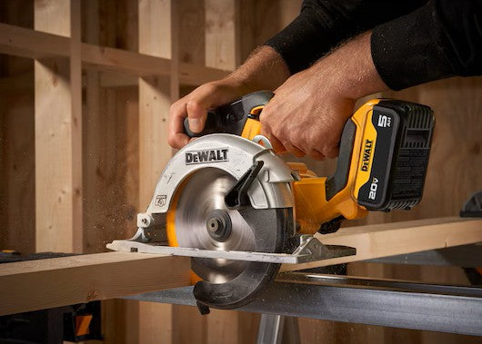 20V MAX* XR® 6-1/2 in. Brushless Cordless Circular Saw (Tool Only)