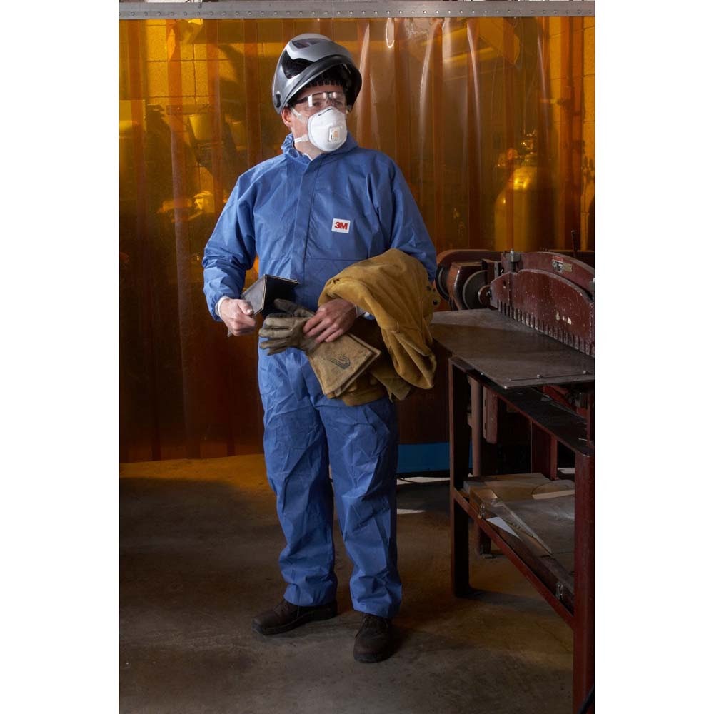 3M 4530-BLK-M Disposable Protective Coverall , Hooded SMS with Secondary Flame Spread-Resistant Treatment, Antistatic, Medium (7000109034) (25 Pack) - 7
