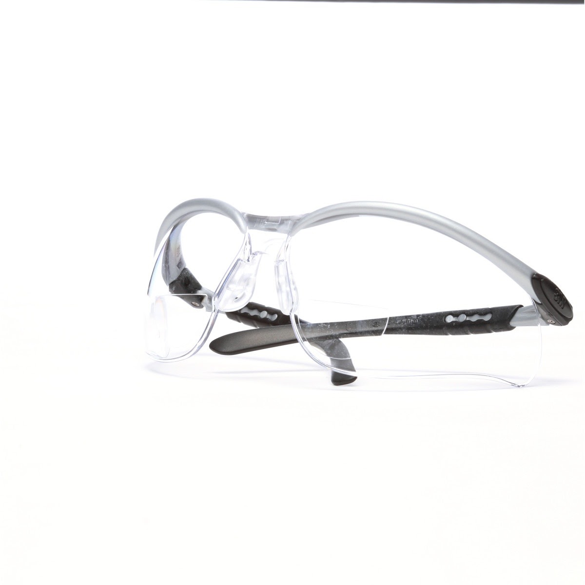 3M 11376-00000-20 Safety Glasses with Readers, BX, 2.5 Diopter, ANSI Z87, Anti-Fog Anti-Scratch Clear Lens, Silver Frame, Adjustable Temples and Lens Angle (7000127491) (1 Pair) (20 Pack) - 4