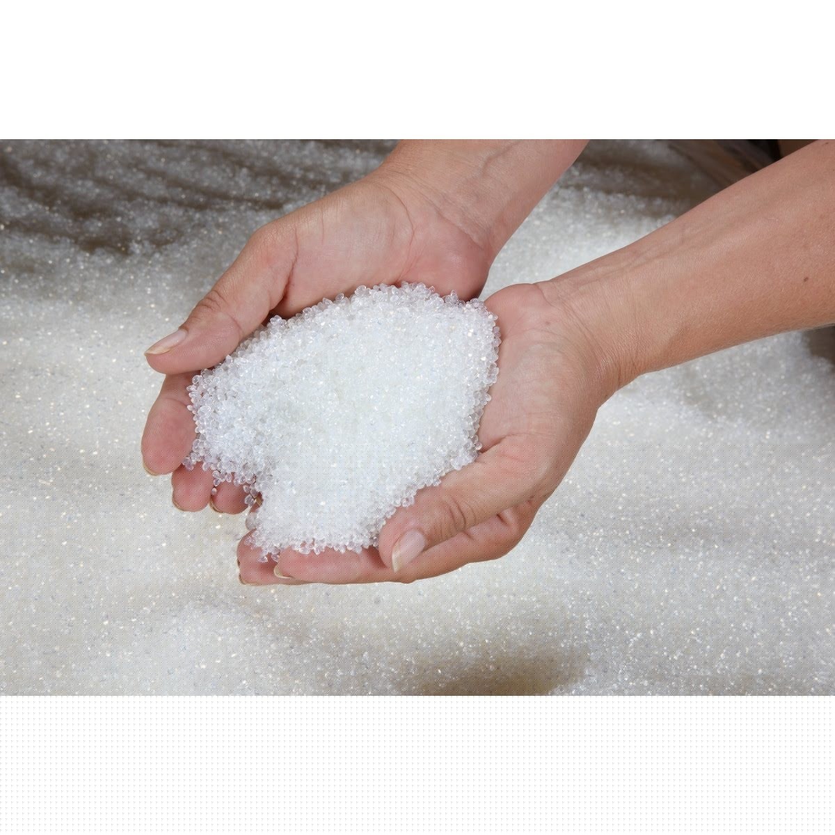 3M 3764 Q 3764 Clear Hot Melt Adhesive Pellets, Transparent, 950 lb IBC (7010366303) - 2