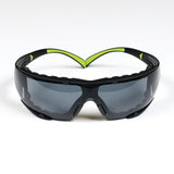 3M SecureFit Safety Glasses, Z87 Plus Anti-Fog Anti-Scratch Gray Lens, Green Black Frame, Removable Foam Gasket, Polycarbonate, UV Protection (SF402AF-FM) (7100112244) (20 Pack)