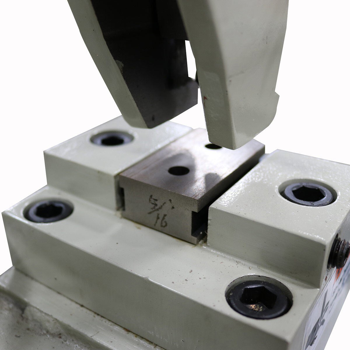 Baileigh Industrial BA9-1004679 Manual Sheet Metal Punch HP-160 - 4