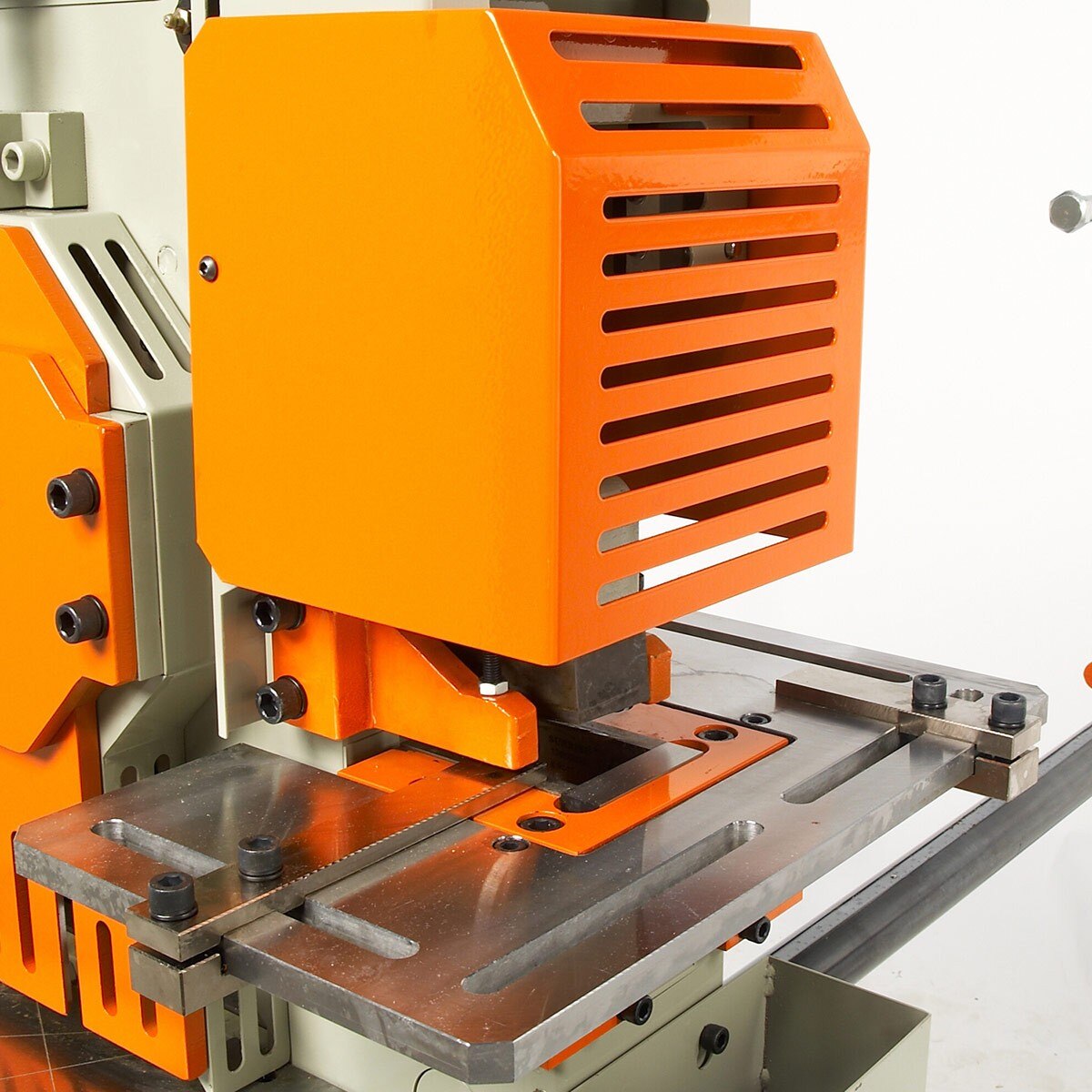 Baileigh Industrial BA9-1007812 Hydraulic Ironworker SW-623 - 8