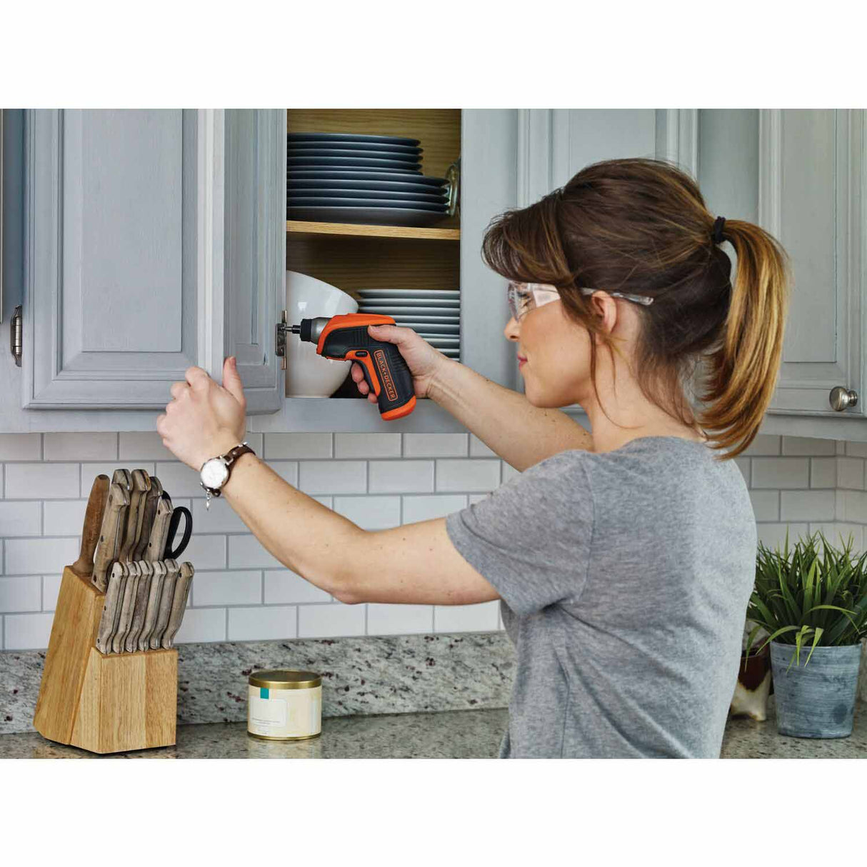 Black & Decker BDCS30C 4V Lithium Ion (Li-ion) Cordless Screwdriver - 10