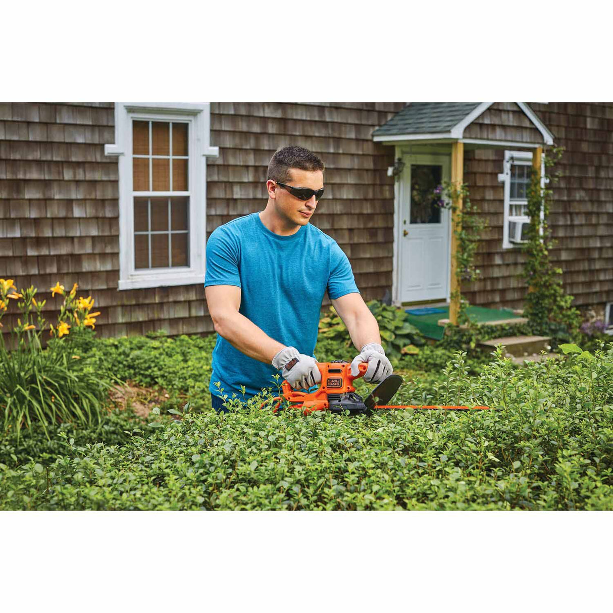 Black & Decker BEHT150 BEHT150 BD 3.2 Amps 17-in Corded Electric Hedge Trimmer - 5