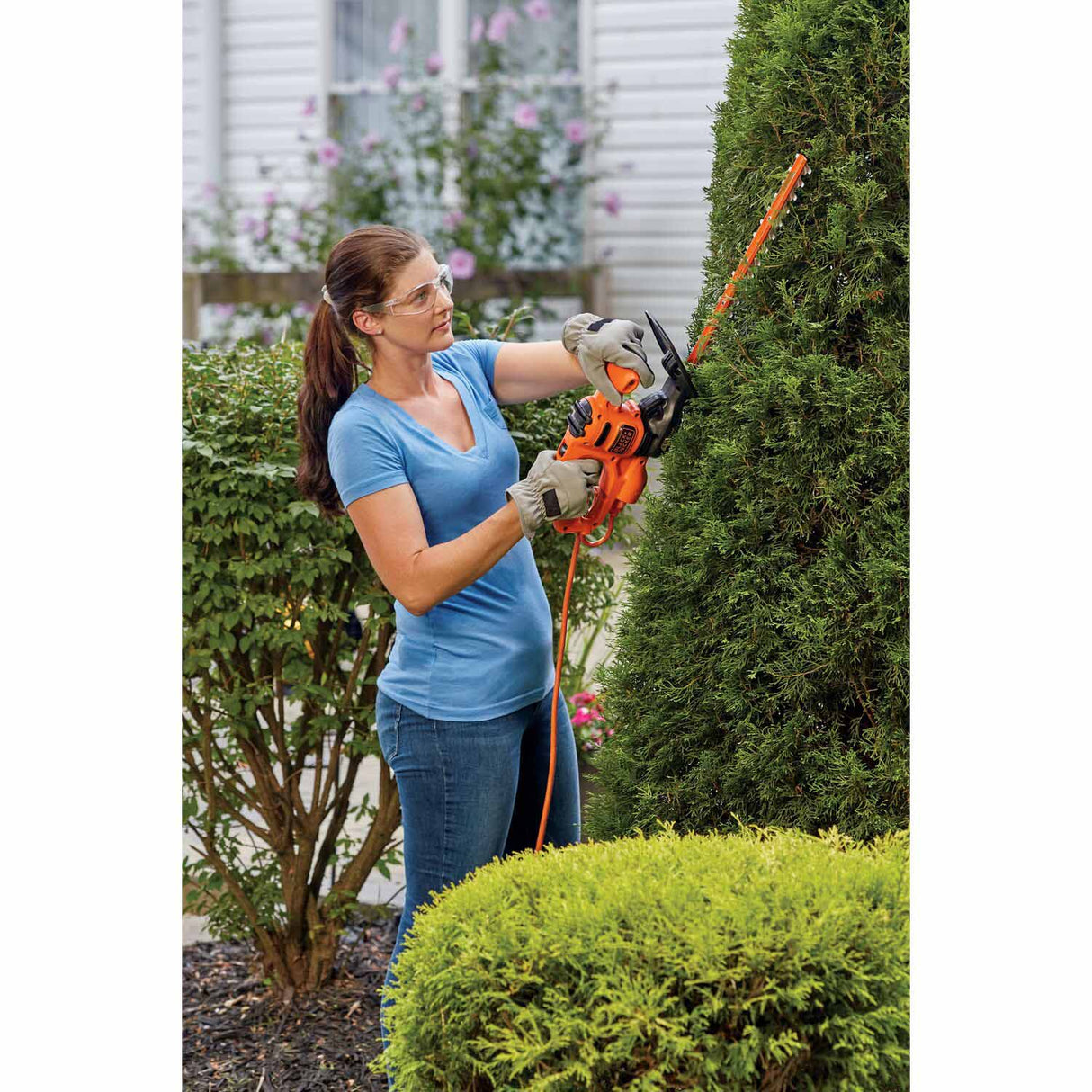 Black & Decker BEHT150 BEHT150 BD 3.2 Amps 17-in Corded Electric Hedge Trimmer - 6