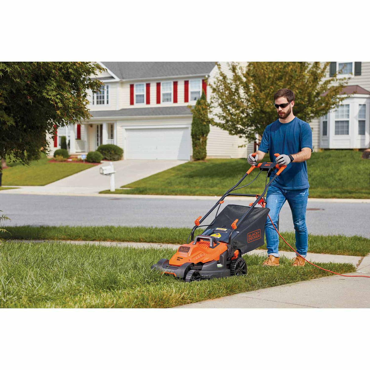 Black & Decker BEMW472BH 10 Amp 15 in. Electric Lawn Mower with Comfort Grip Handle - 12