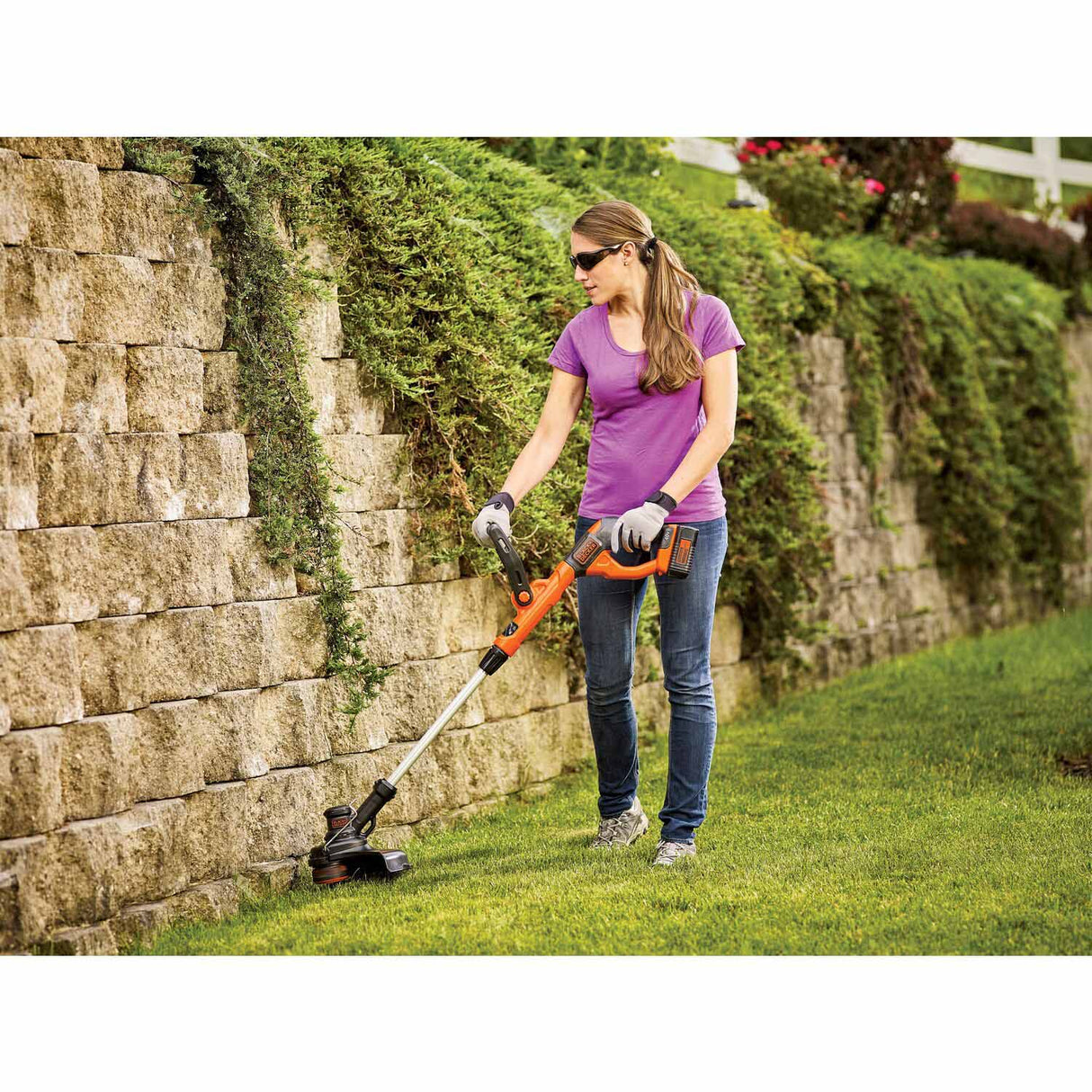 Black & Decker LST140C 40 V MAX Lithium String Trimmer - 12