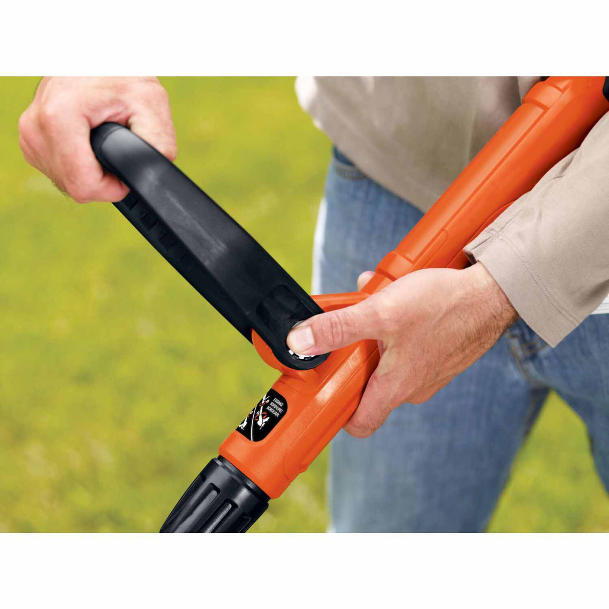 Black & Decker LST300 20V MAX Lithium 12 in. Trimmer/Edger (LST300) - 10