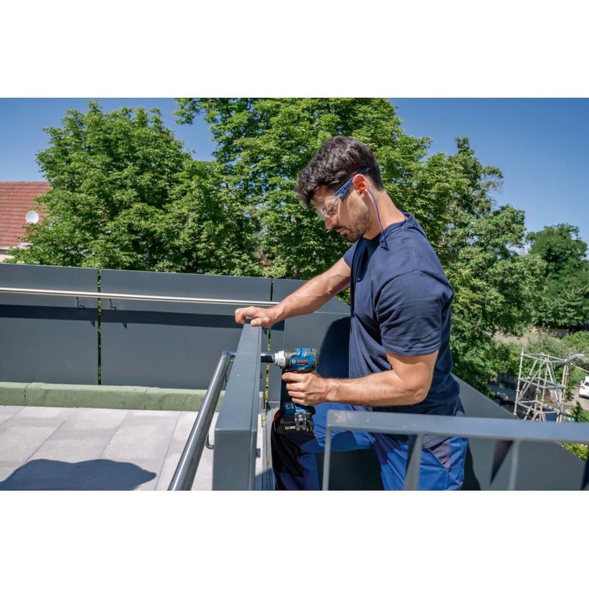 Bosch GDS18V-230CN 18V Brushless 3/8" Impact Wrench Friction Ring & CoMo Bare Tool - 3