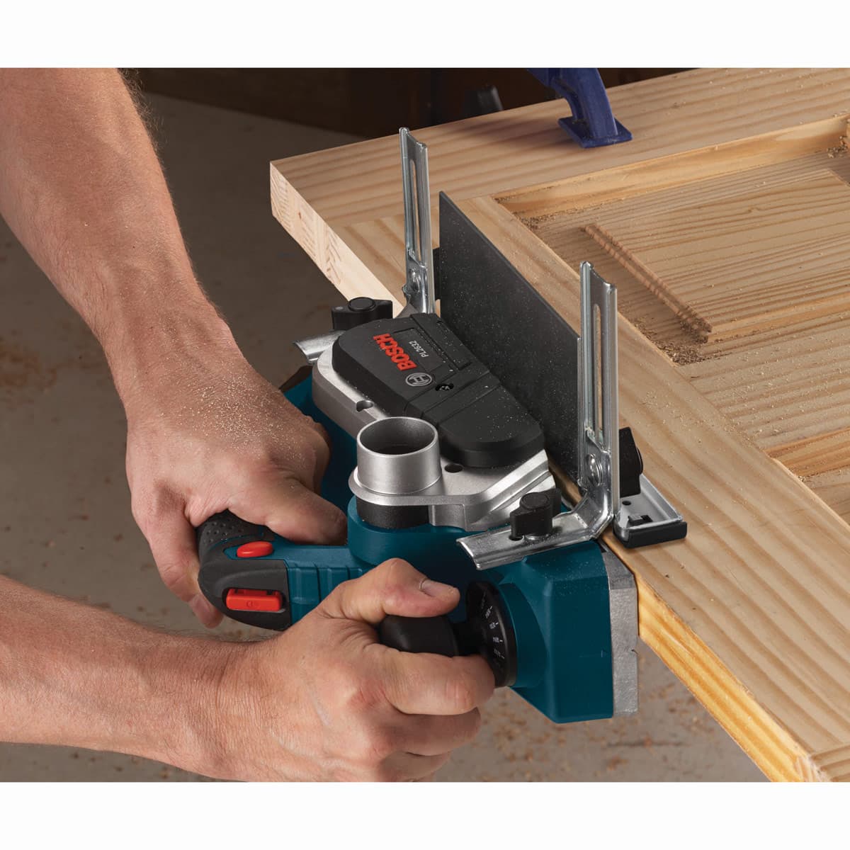 Bosch PL2632K 3-1/4'' Planer Kit with Heavy-Duty Plastic Carrying Case - 2